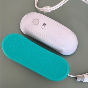 La Vie breastfeeding massager and warmer